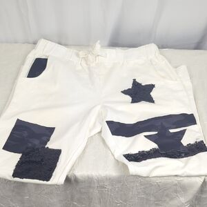 VENUS White Pull-On Pants with Navy Star & Patch Details